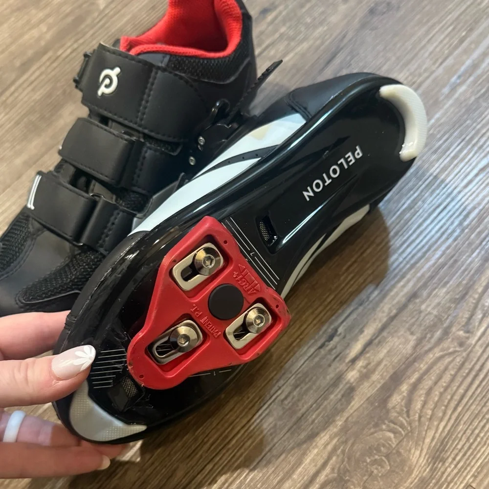 Peloton Women’s Black Indoor Cycling Shoes with Straps & Cleats Size EU 38 - Picture 6 of 6